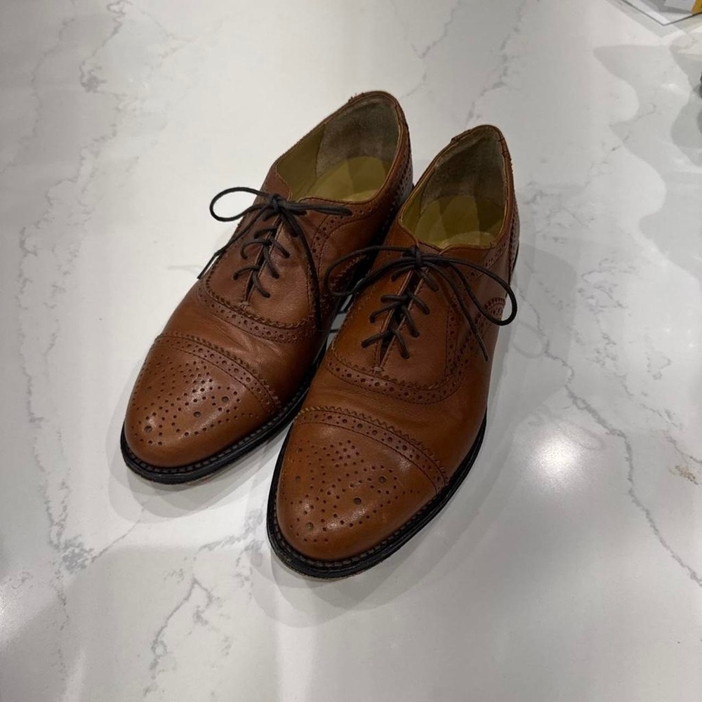 Brooks Brothers brown leather Oxford shoes